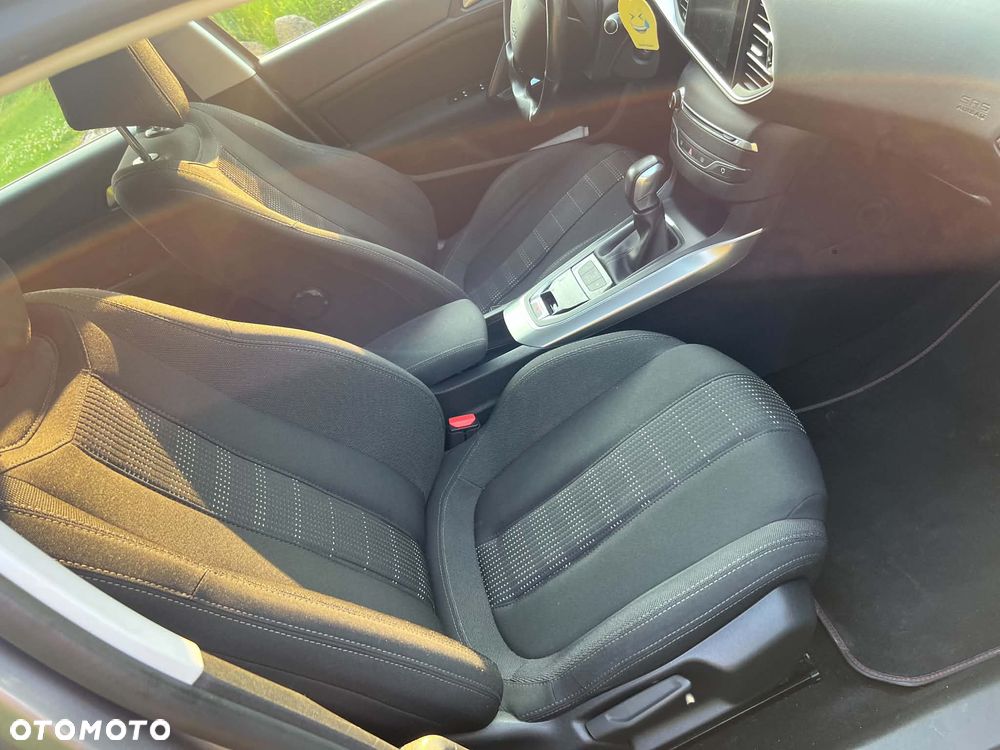 Peugeot 308 PureTech 130 GPF EAT8 Stop & Start Allure - 13