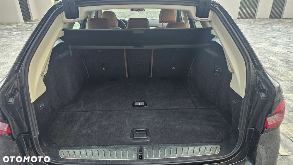 BMW Seria 5 520d xDrive mHEV - 9