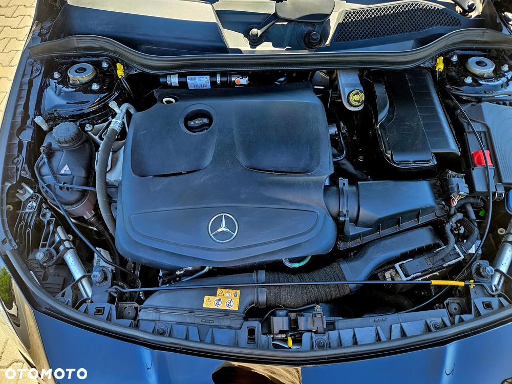 Mercedes-Benz CLA 180 AMG Line - 30
