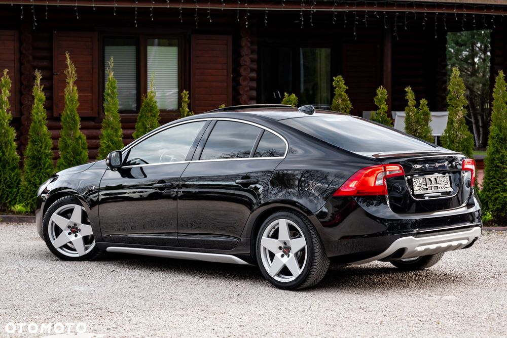 Volvo S60 D5 AWD Geartronic RDesign - 11