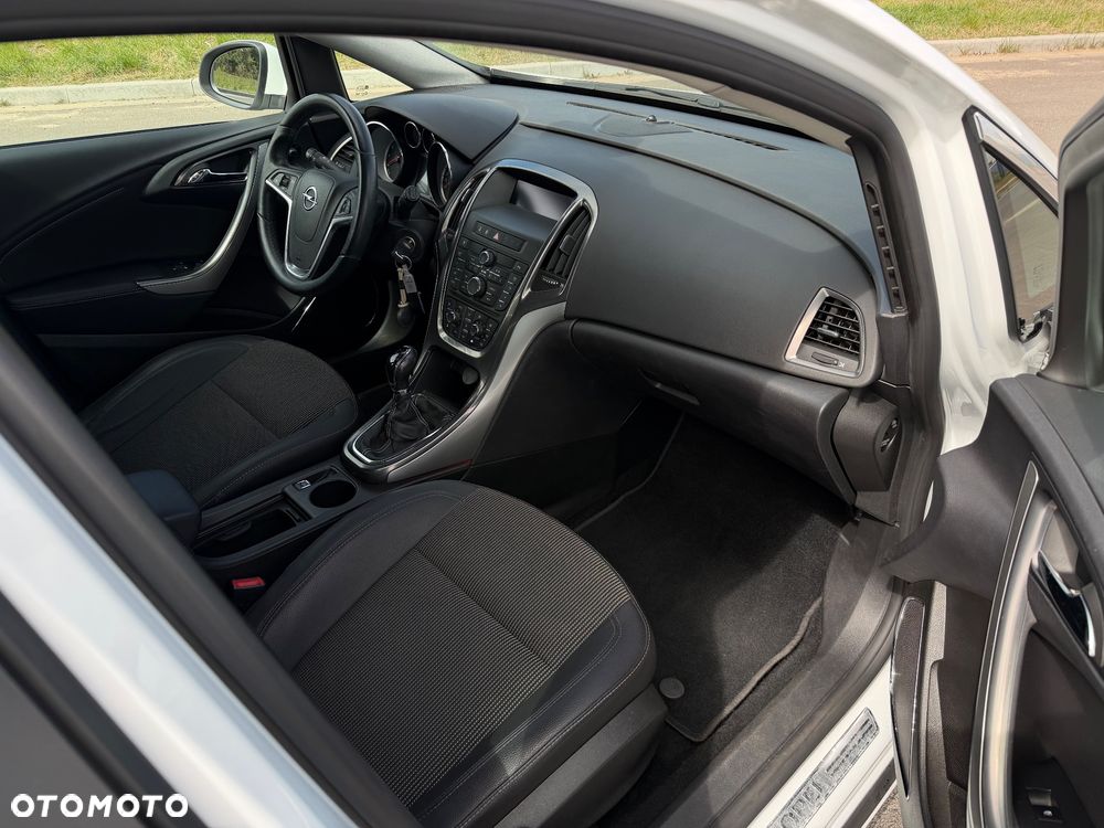 Opel Astra 1.4 T Enjoy - 11