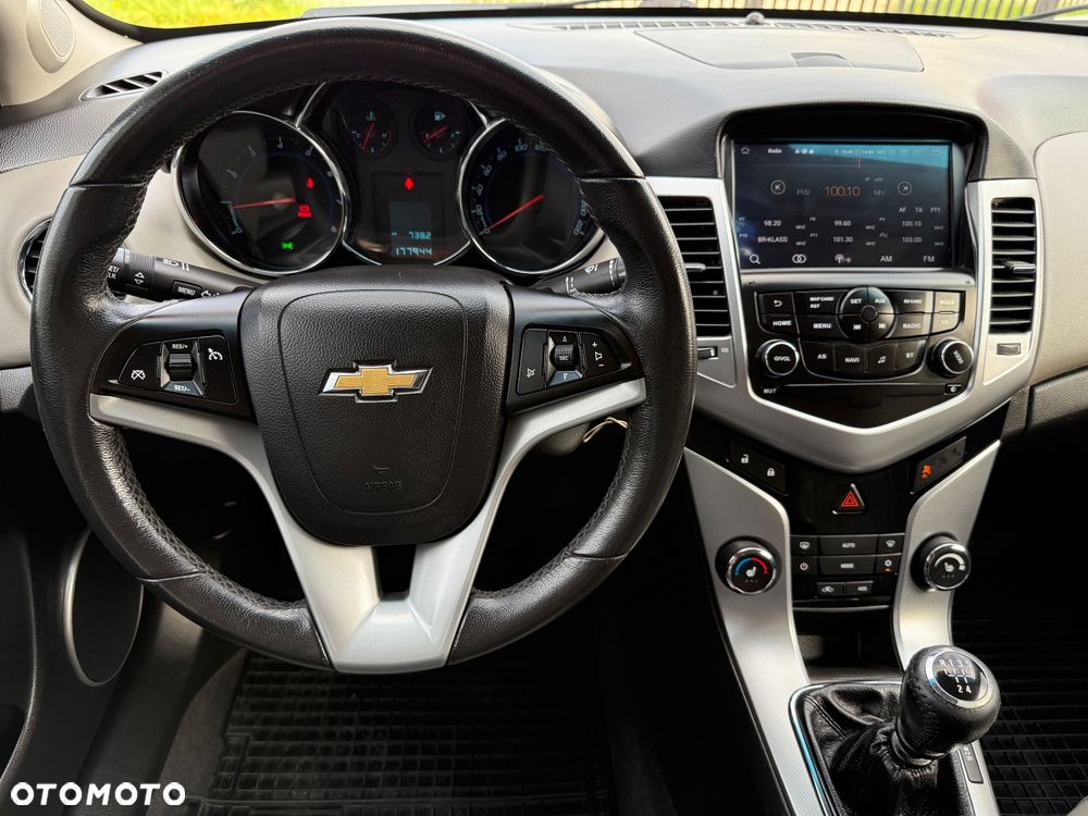 Chevrolet Cruze 1.8 LTZ - 22