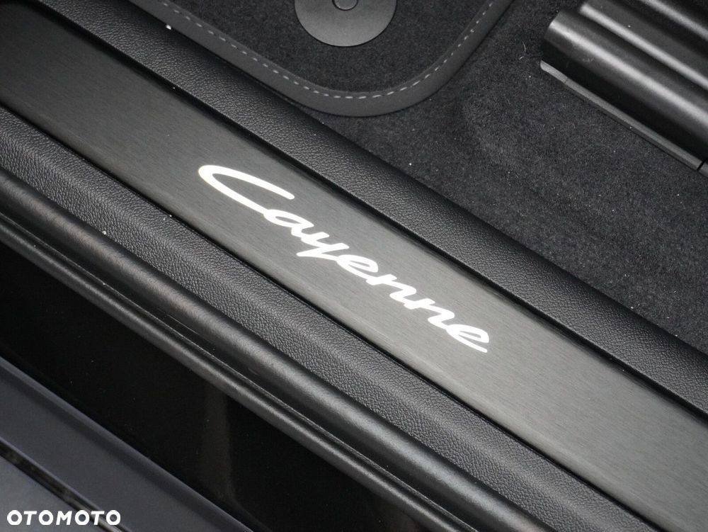 Porsche Cayenne Black Edition - 22