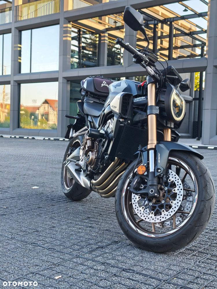 Honda CB - 1