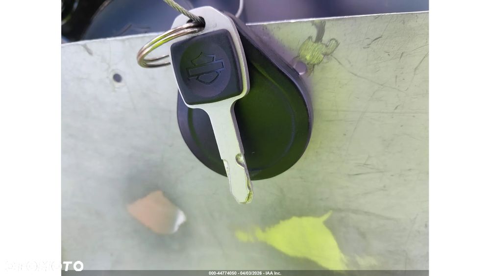 Harley-Davidson Softail Street Bob - 9