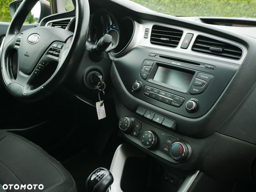 Kia Ceed - 24