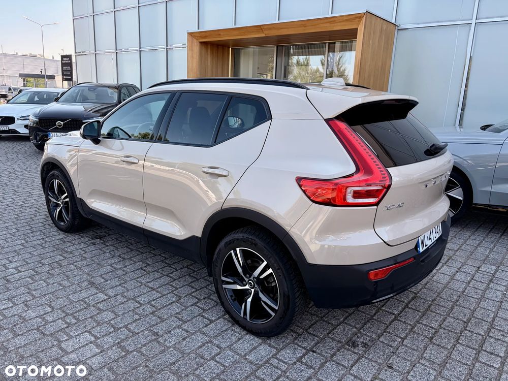 Volvo XC 40 B3 Plus Dark - 8