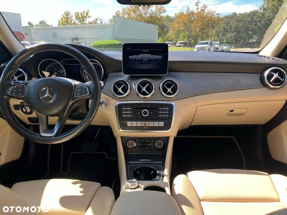 Mercedes-Benz GLA - 6