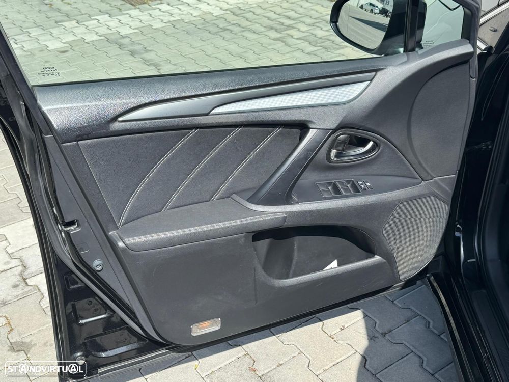 Toyota Avensis SW 2.0 D-4D Luxury+Navi - 24