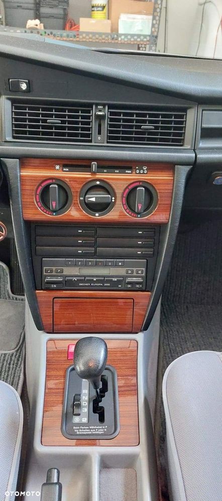 Mercedes-Benz W201 (190) - 22