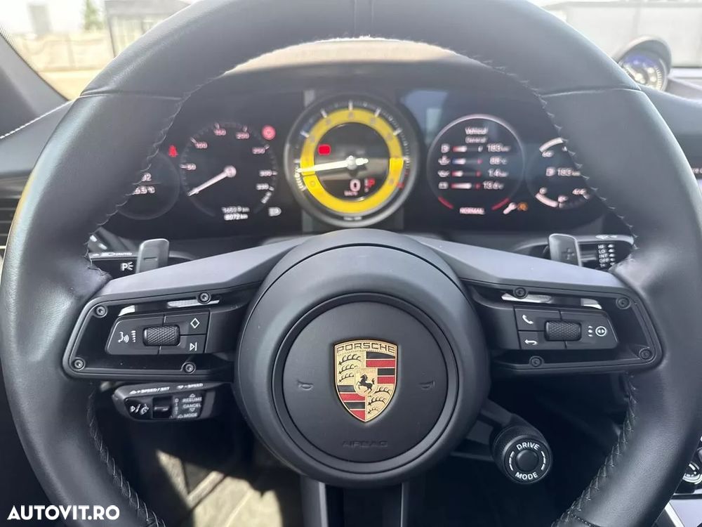 Porsche 911 Carrera S - 16