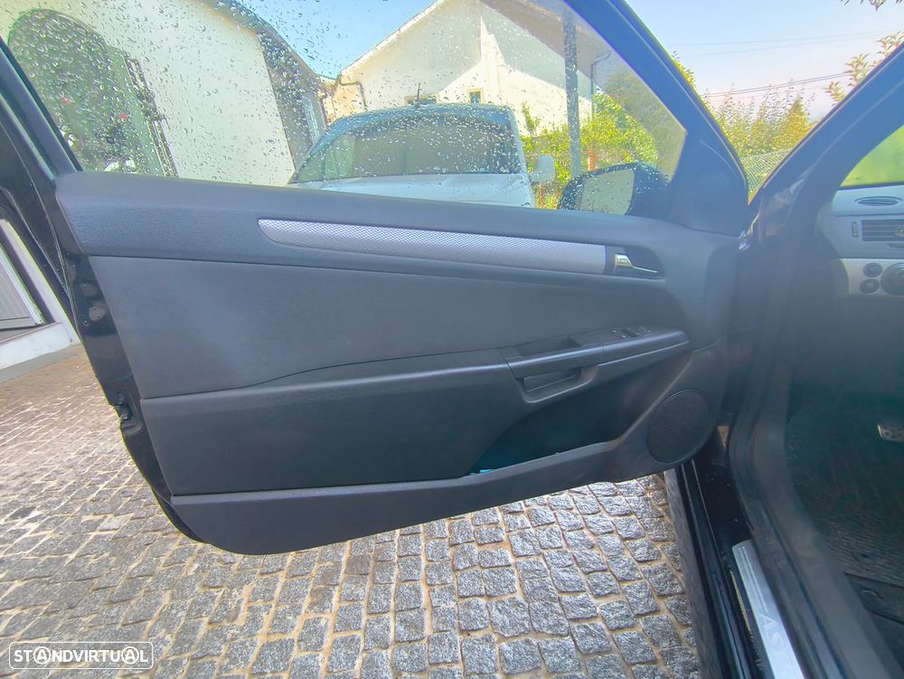 Opel Astra GTC 1.3 CDTI - 11