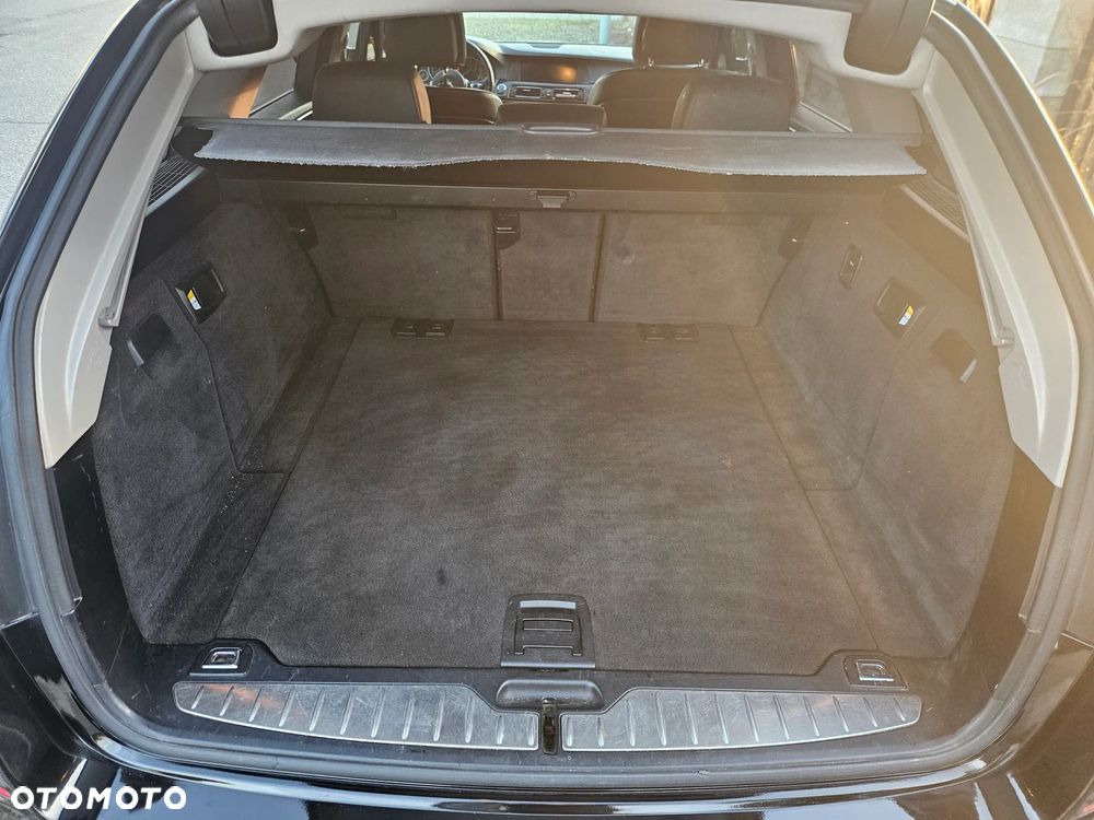 BMW Seria 5 530d Touring - 12