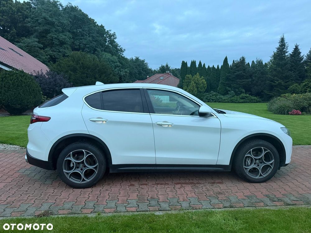 Alfa Romeo Stelvio 2.2 16V AT8-Q4 Executive - 28