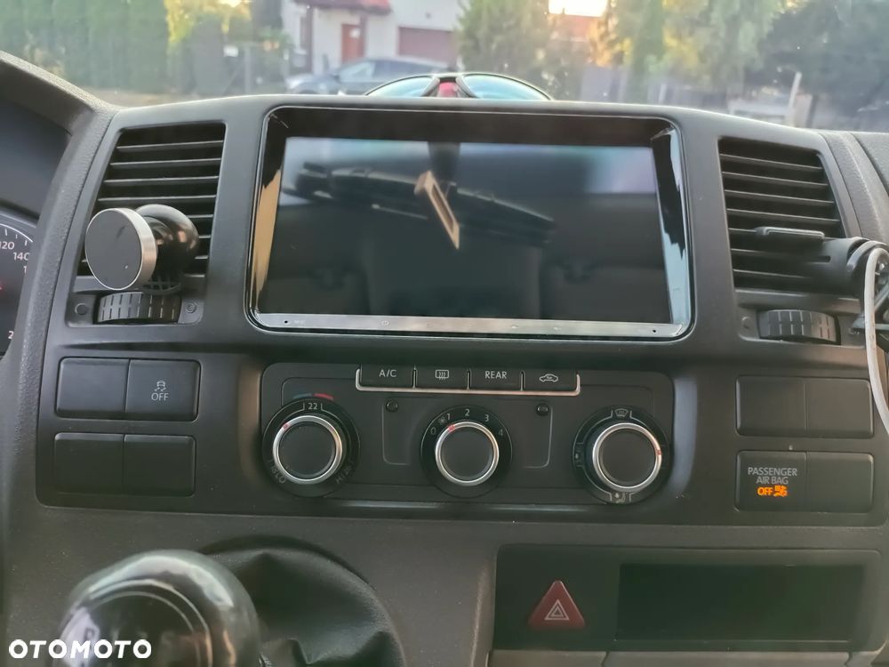 Volkswagen Caravelle - 21