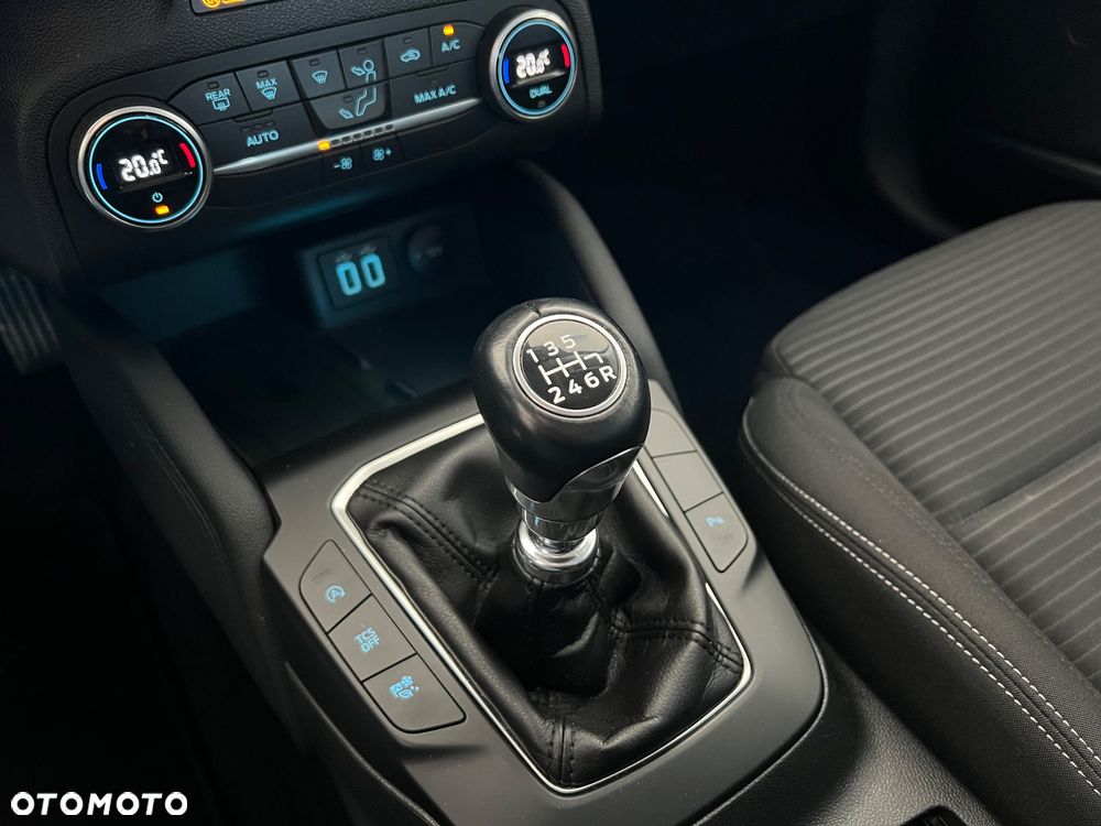 Ford Focus 1.0 EcoBoost mHEV Titanium - 33