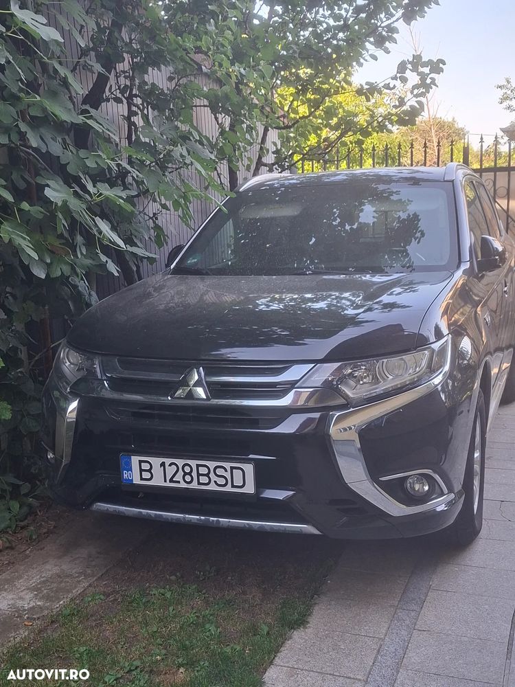 Mitsubishi Outlander 2.0 4WD Top - 18