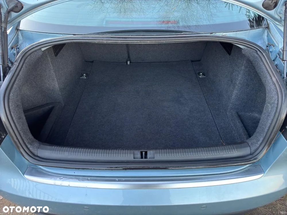 Audi A4 Limousine - 8