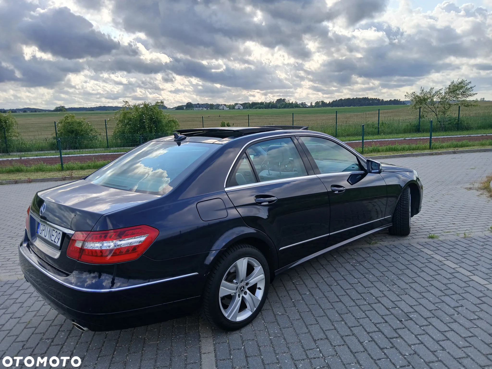 Mercedes-Benz Klasa E 350 4Matic 7G-TRONIC Elegance - 2