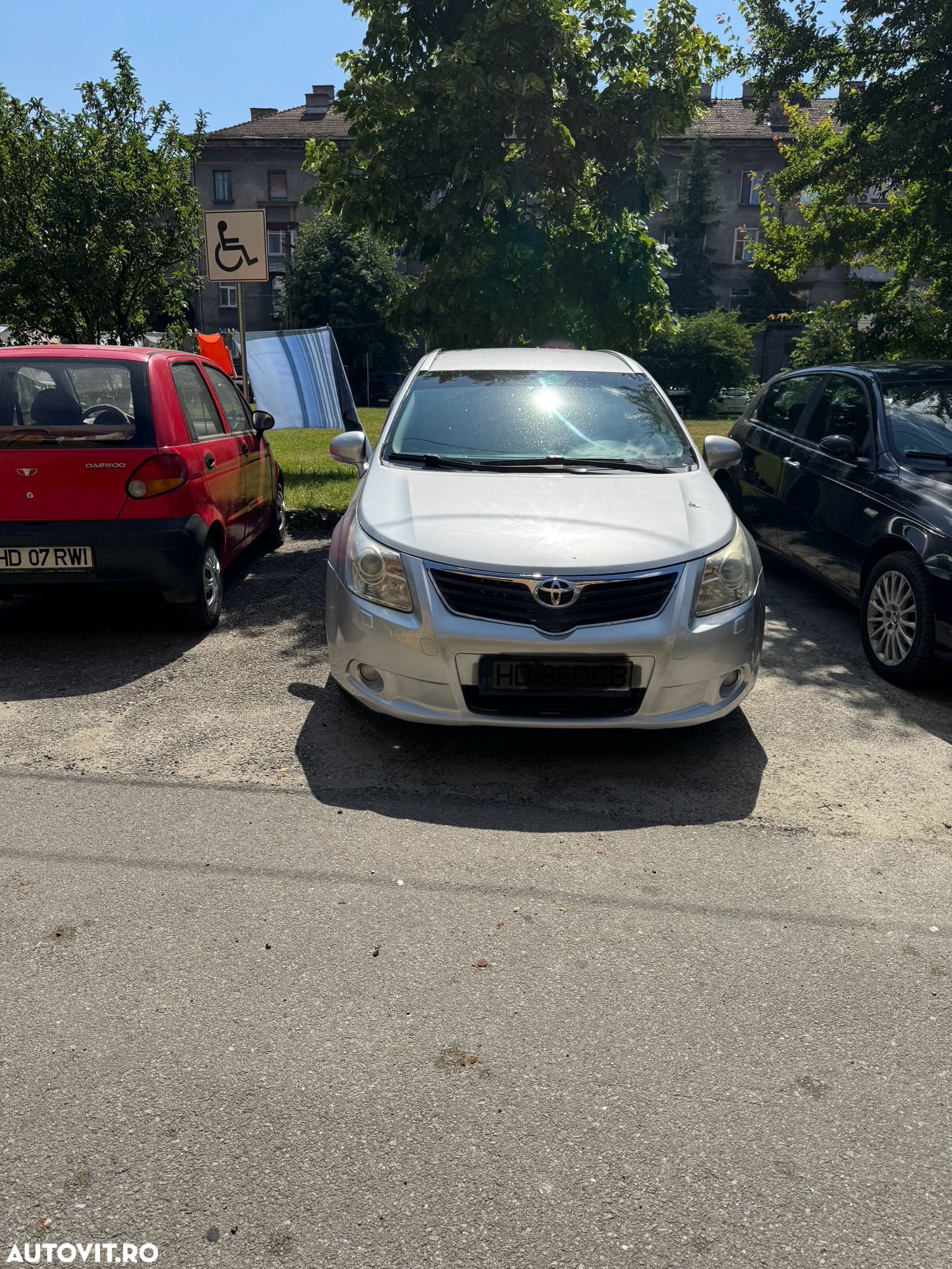 Toyota Avensis - 1