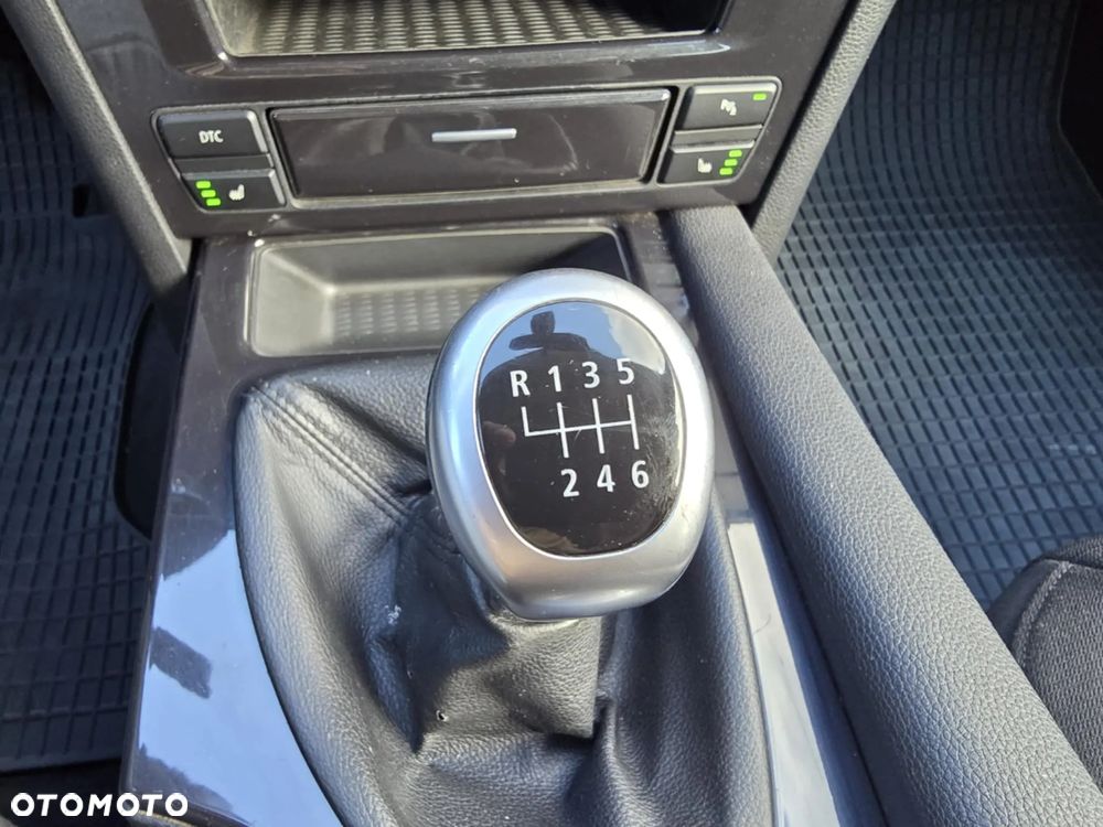 BMW Seria 5 520d Touring Special Edition - 35