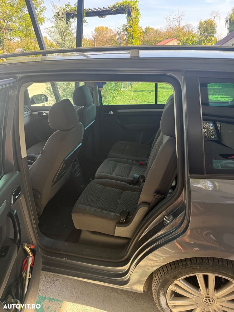 Volkswagen Touran - 5