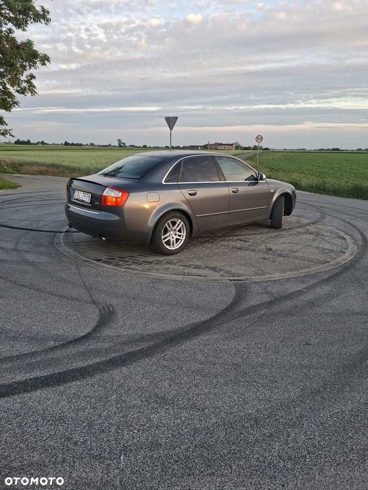 Audi A4 Avant - 9
