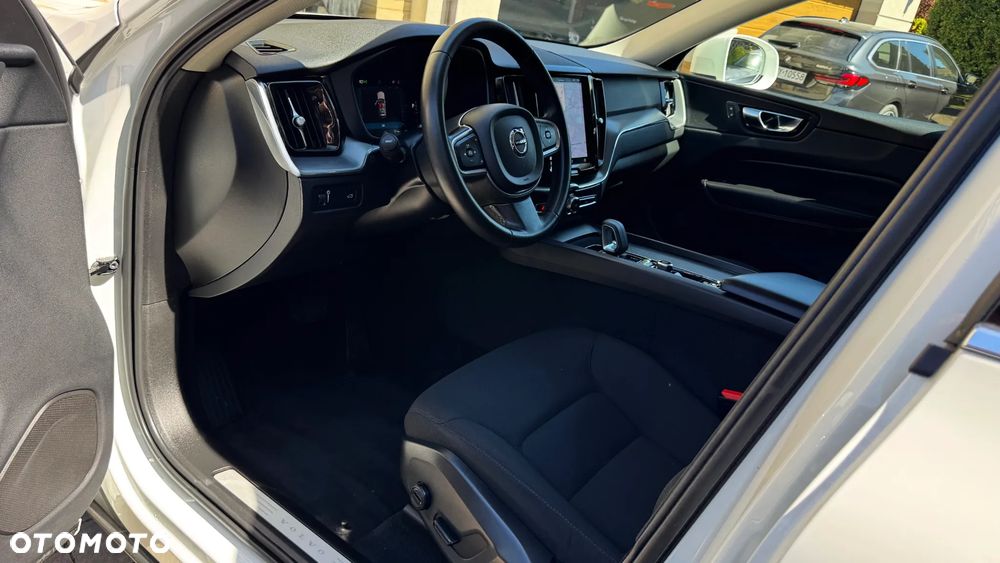Volvo XC 60 B4 D AWD Geartronic Momentum Pro - 18