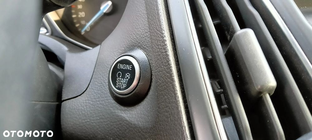 Ford Focus 1.5 TDCi DPF Start-Stopp-System ST-Line - 24