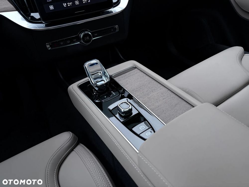 Volvo XC 90 T8 AWD Plug-In Hybrid Plus Bright 7os - 18