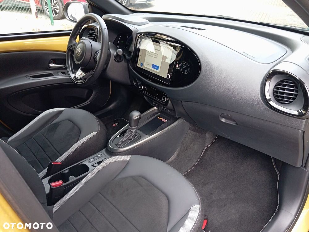 Toyota Aygo X Hybrid 1.5 Style e-CVT - 12