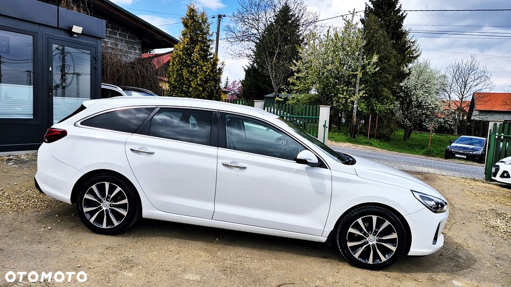Hyundai i30 1.4 T-GDI Premiere Luxury - 9