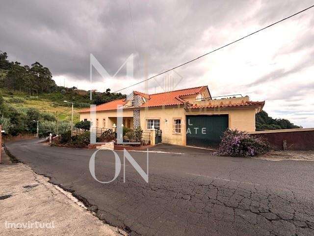 Moradia com vista e enorme garagem. - Grande imagem: 4/34