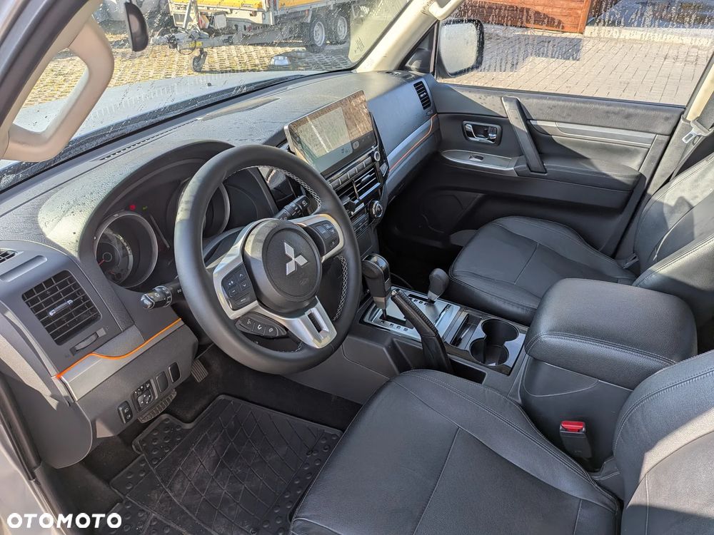 Mitsubishi Pajero 2018 photo 5