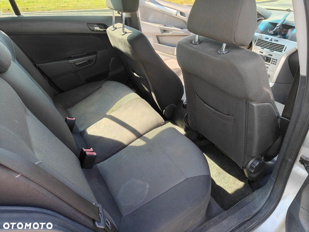 Opel Astra 1.6 Enjoy - 32