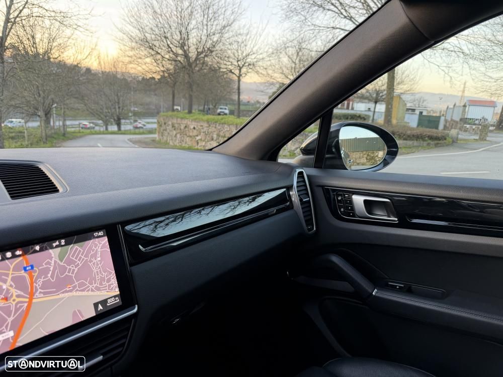 Porsche Cayenne Coupé E-Hybrid Platinum Edition - 25