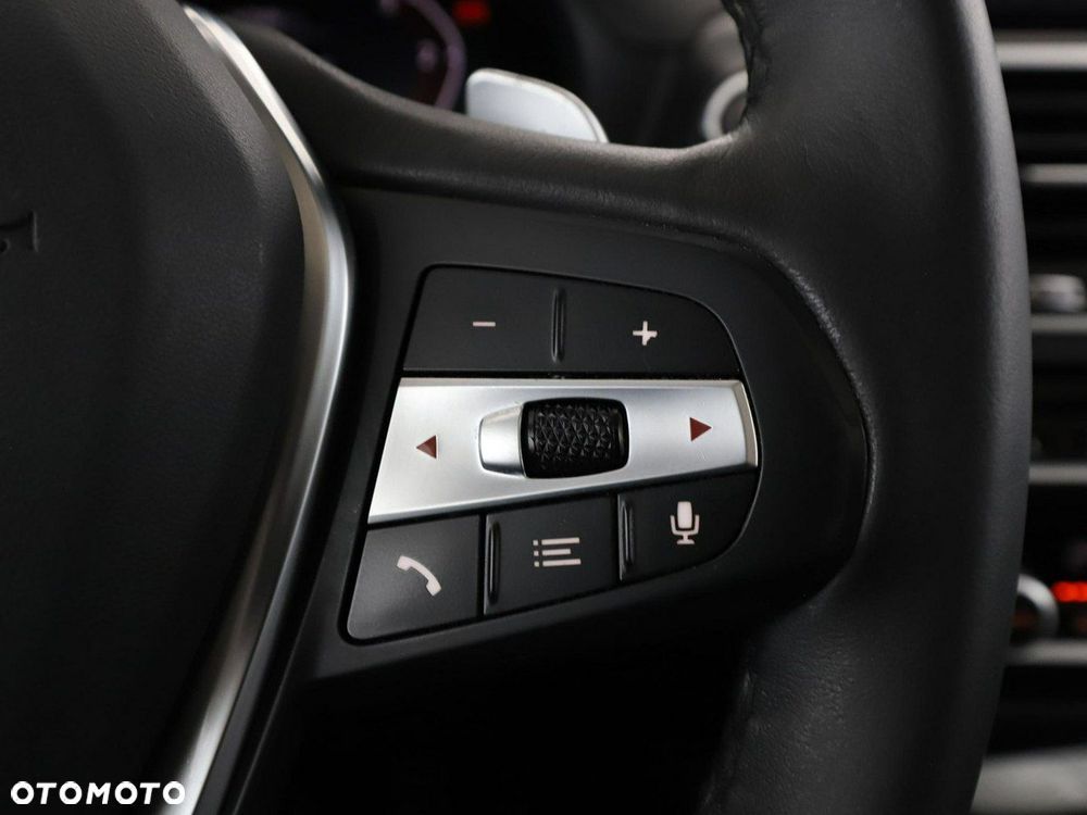 BMW X4 xDrive20d xLine - 32