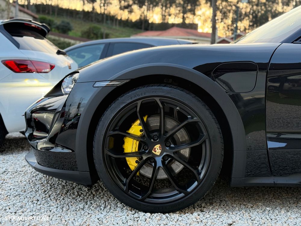 Porsche Taycan Cross Turismo 4 - 4