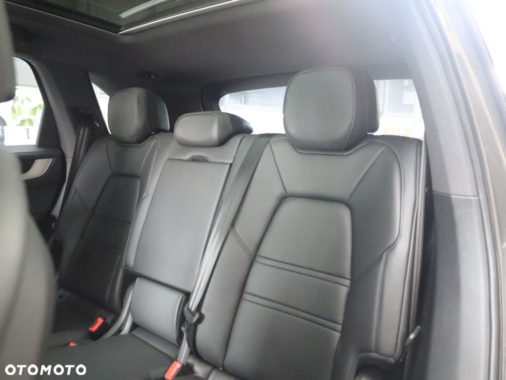 Porsche Cayenne - 14