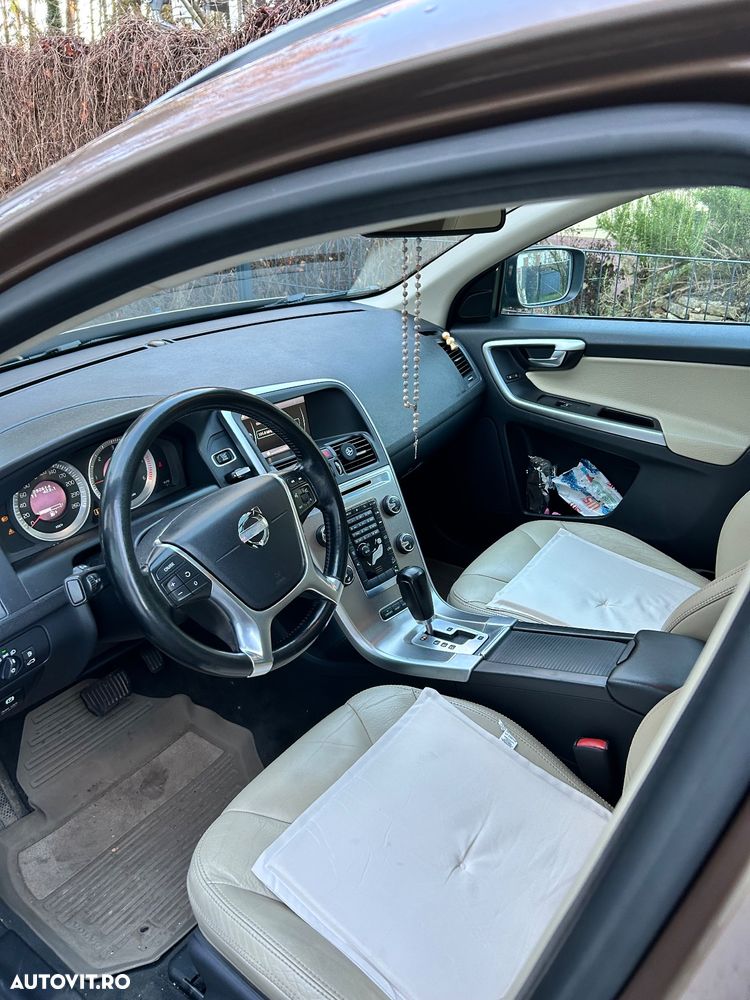 Volvo XC 60 D5 AWD Kinetic - 5