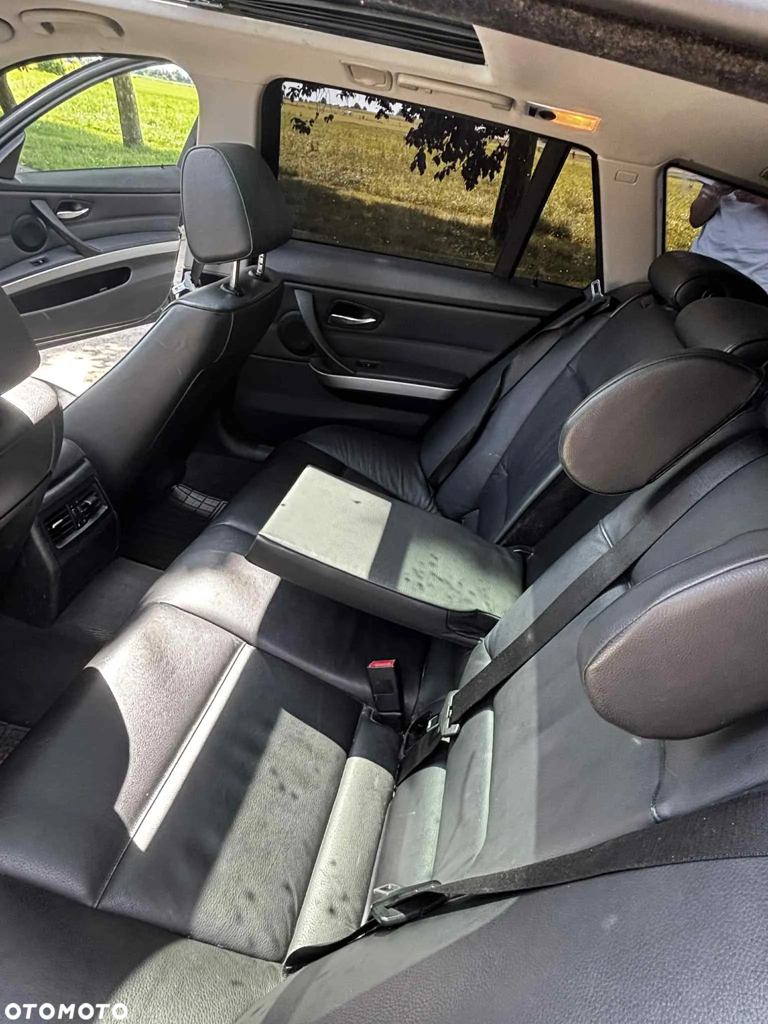 BMW Seria 3 320i Touring - 9