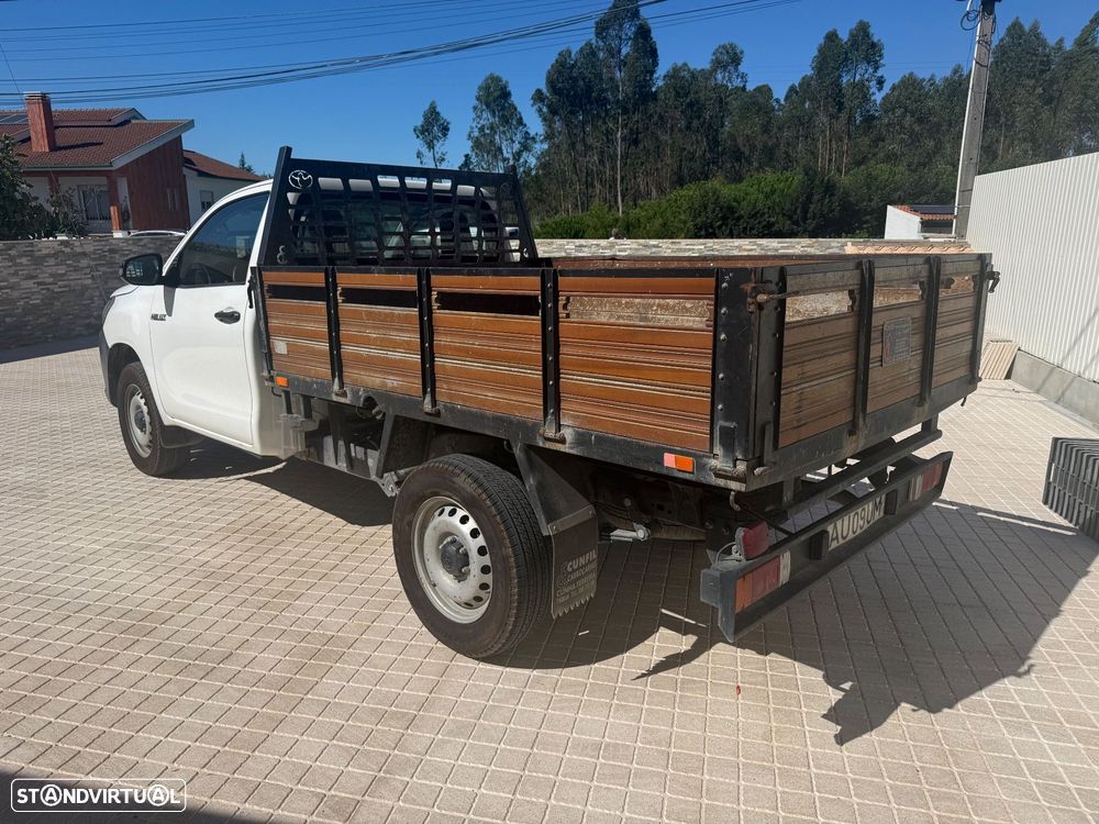 Toyota Hilux 2.4 D-4D 2WD CE CM - 5