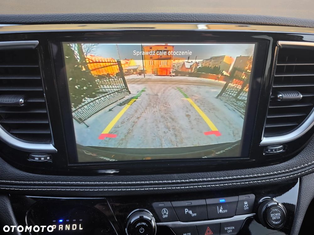 Chrysler Pacifica - 32