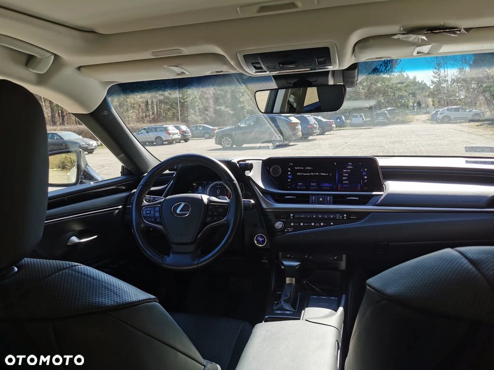 Lexus ES 300h Business Edition - 36