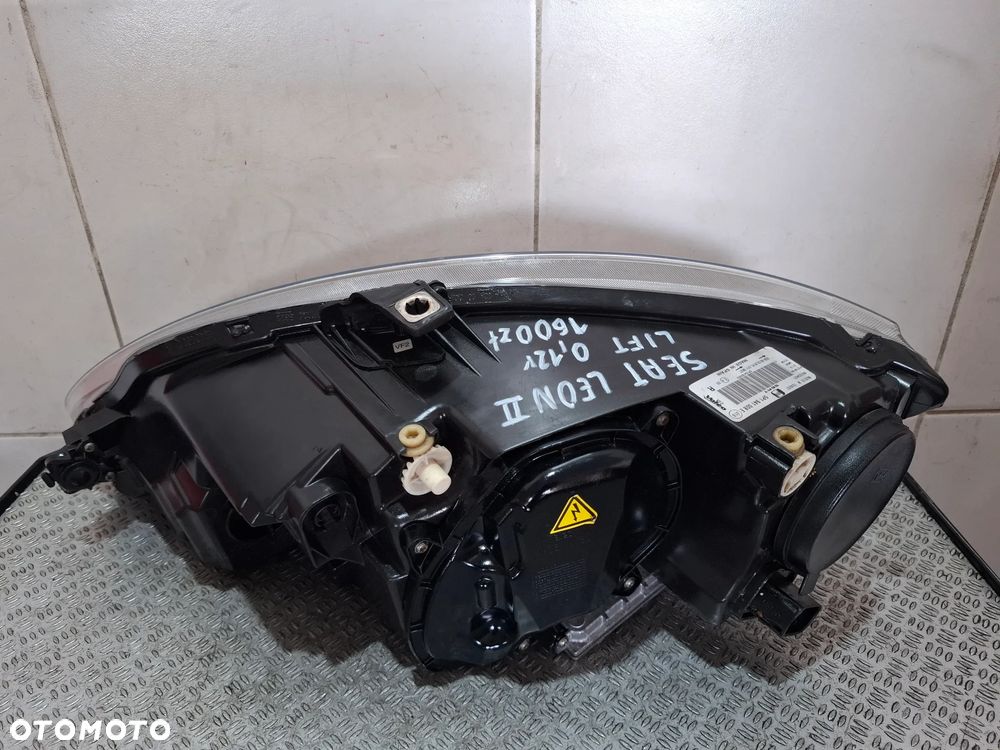Lampa prawa xenon skrętny kompletna z przetwornicą Seat Leon II lift 2012 rok nr 5P1941008E europa - 2