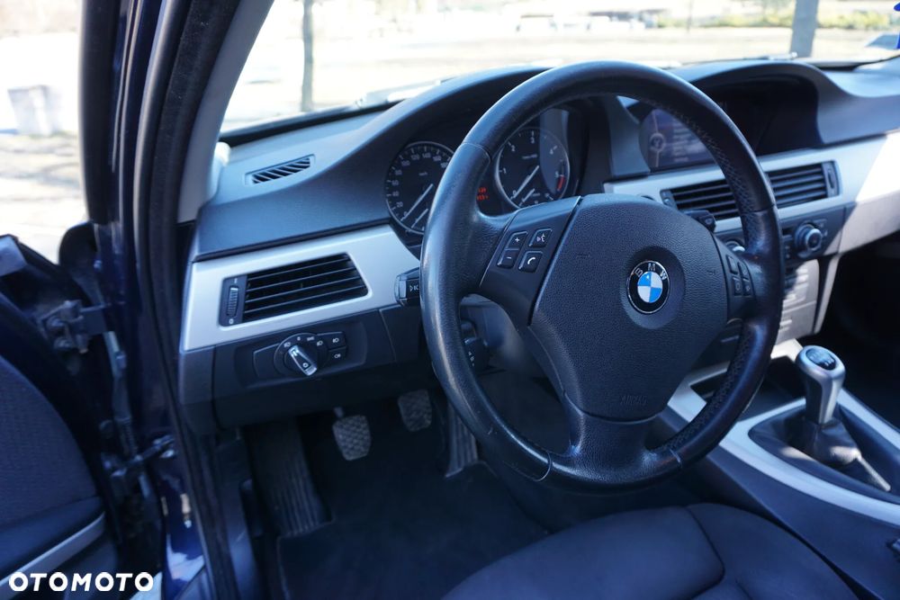 BMW Seria 3 - 21