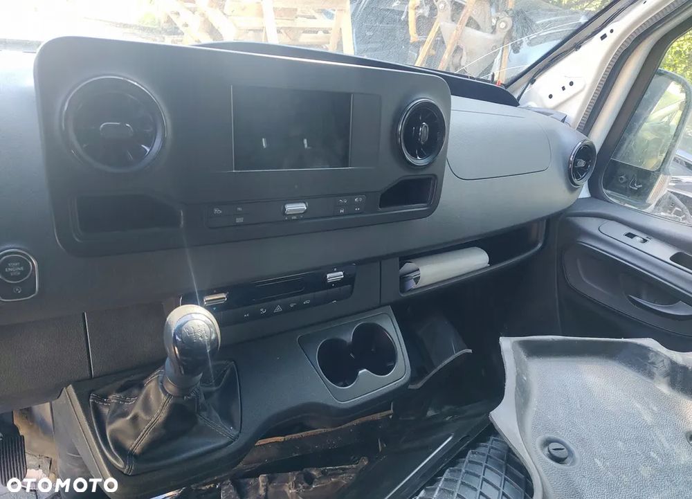 MERCEDES SPRINTER 910 KONSOLA DESKA 2022 - 7