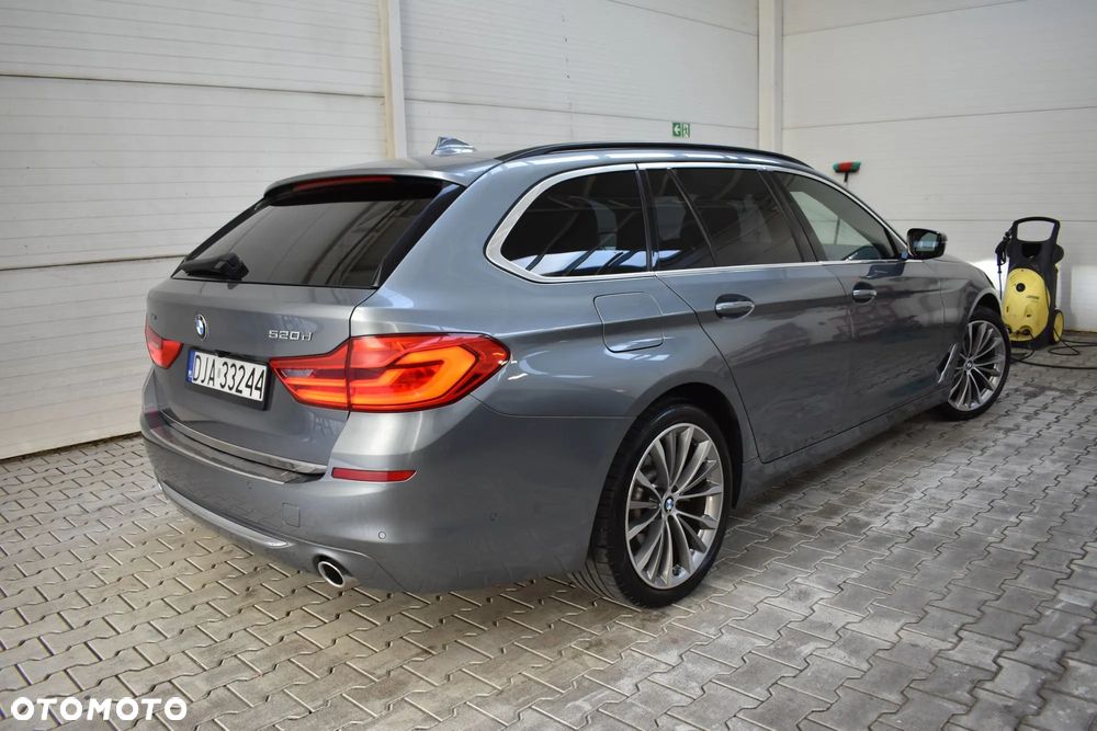 BMW Seria 5 520d xDrive Luxury Line - 10