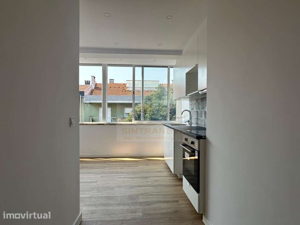 T2 Totalmente Remodelado na Damaia - Pronto a Habitar - Grande imagem: 2/27