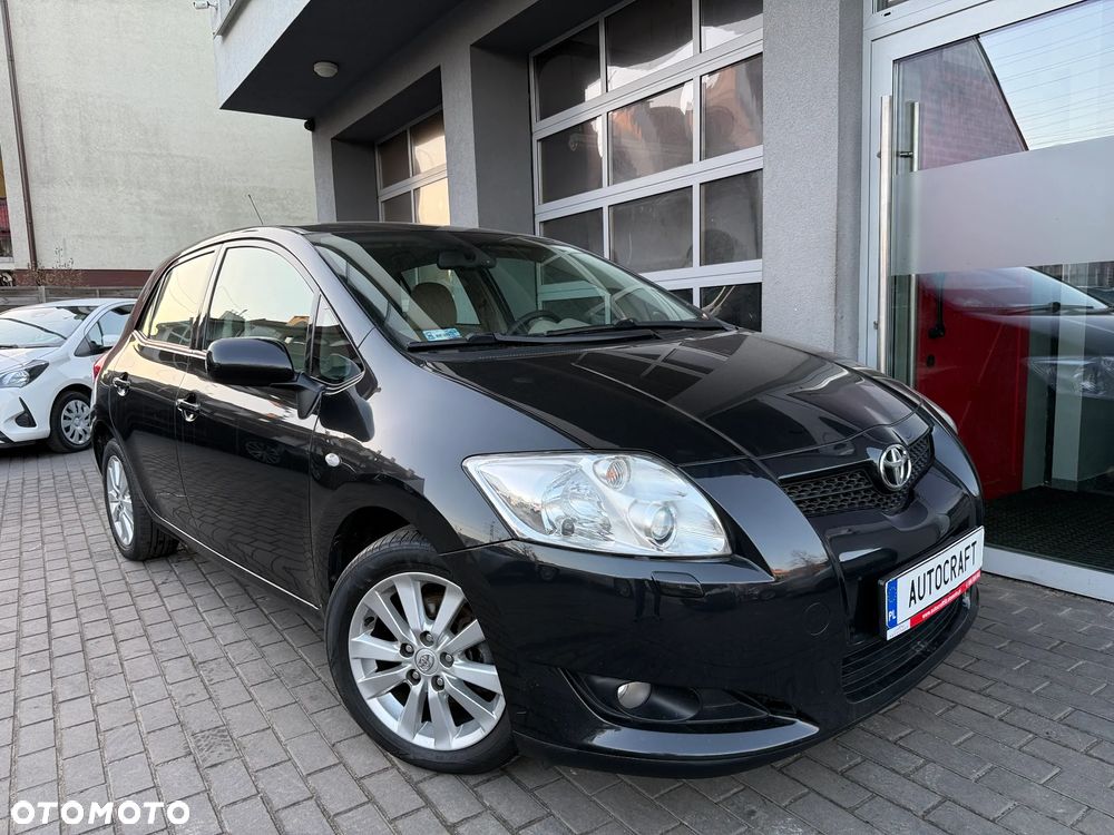 Toyota Auris 1.8 Premium - 17